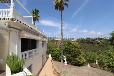 Foto 22ef0de0-5080-4fa7-8f88-712bccd45c89. Xalet amb calefacció aparcament piscina a Elviria Marbella