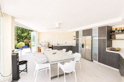 Foto 3e8dab96-7929-48f1-9292-35de42ec0a44. Xalet amb calefacció aparcament piscina a Elviria Marbella