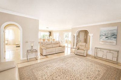Foto ac6e8451-2215-4478-8d46-82937153124d. Xalet amb calefacció aparcament piscina a Elviria Marbella