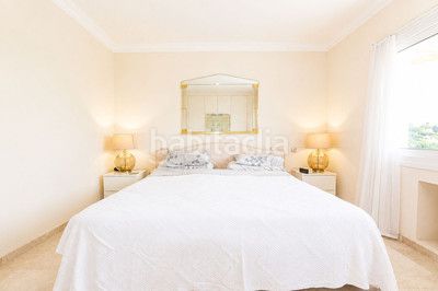 Foto c2c917f7-0964-4ea7-8934-7ff8790804d0. Xalet amb calefacció aparcament piscina a Elviria Marbella