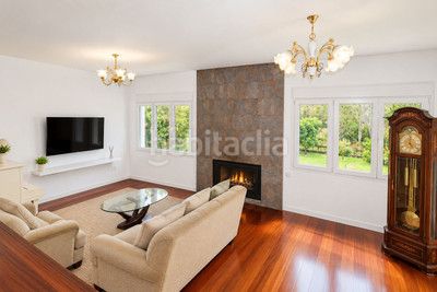Foto fe3b38bb-3297-4a42-b271-9fb49edae650. Xalet amb calefacció aparcament piscina a El Rosario - Ricmar Marbella