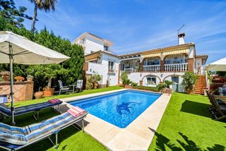 Xalet a El Faro de Calaburra - Chaparral. Villa aislada de 5 dormitorios en el chaparral