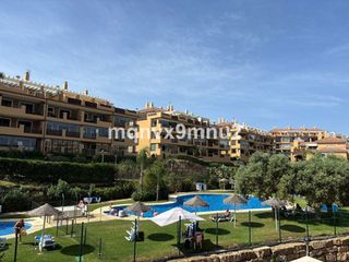 Apartament a La Cala Mijas. Apartamento en planta media de 2 dormitorios en la cala de mijas