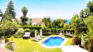 Xalet a Arroyo de la Miel. Villa aislada de 5 dormitorios en benalmadena