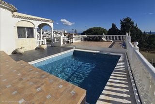 Chalet en Centro. Villa aislada de 7 dormitorios en mijas costa