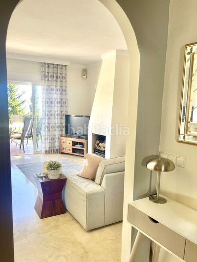 Foto 557be50e-a5ab-4185-b3ac-bbf96edf1918. Casa adossada amb calefacció aparcament piscina a Mijas