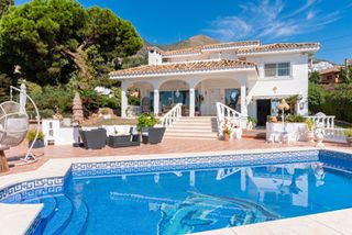 Chalet à La Capellanía - El Higuerón. Villa aislada de 4 dormitorios en la capellania