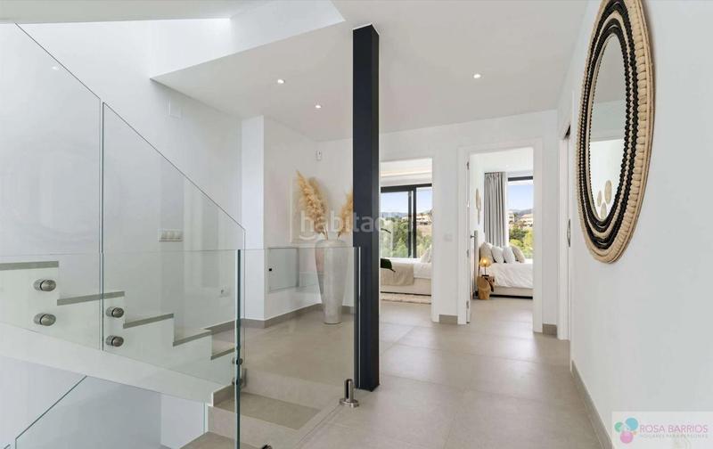 Foto 55af2de4-9ad8-46cc-a748-dfa90b4dfe13. Chalet mit parking pool in La Concha - Resina Golf Estepona