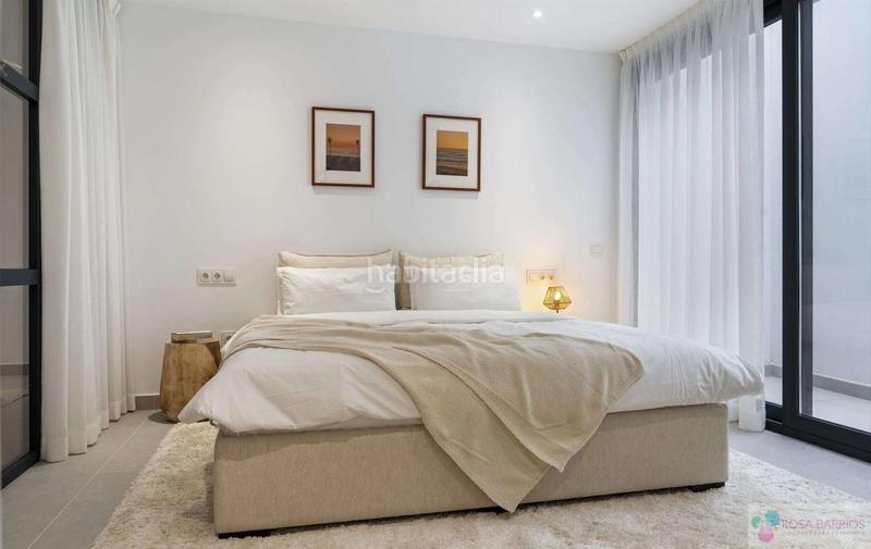 Foto 5f4438e2-b01e-43dd-b28b-58b92fd0a537. Chalet mit parking pool in La Concha - Resina Golf Estepona