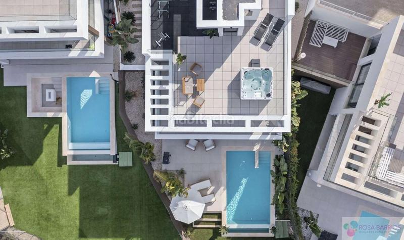 Foto 8166895e-2db7-4541-84e7-02664d750006. Chalet mit parking pool in La Concha - Resina Golf Estepona