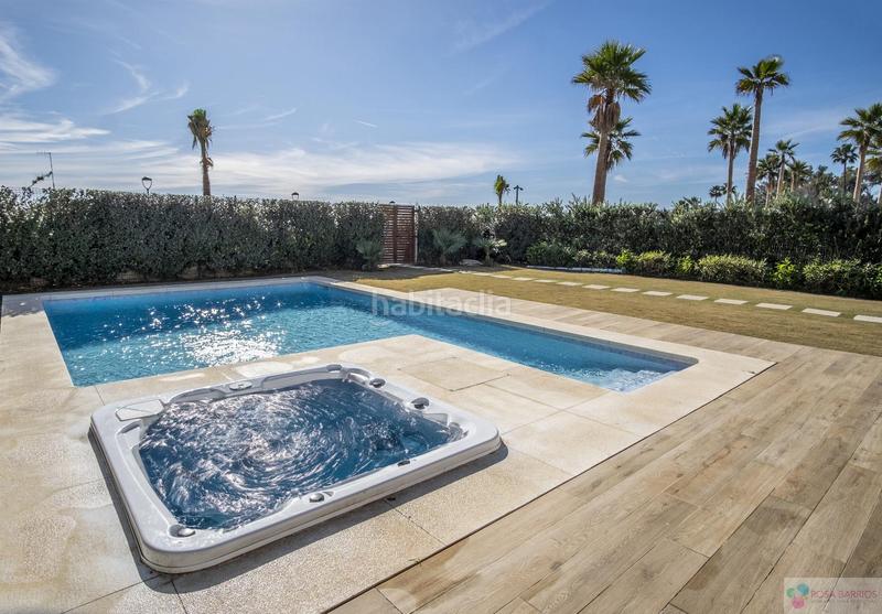 Foto b8e6a71c-5565-4b45-964c-1b61e8369a16. Chalet villa en El Velerín Estepona