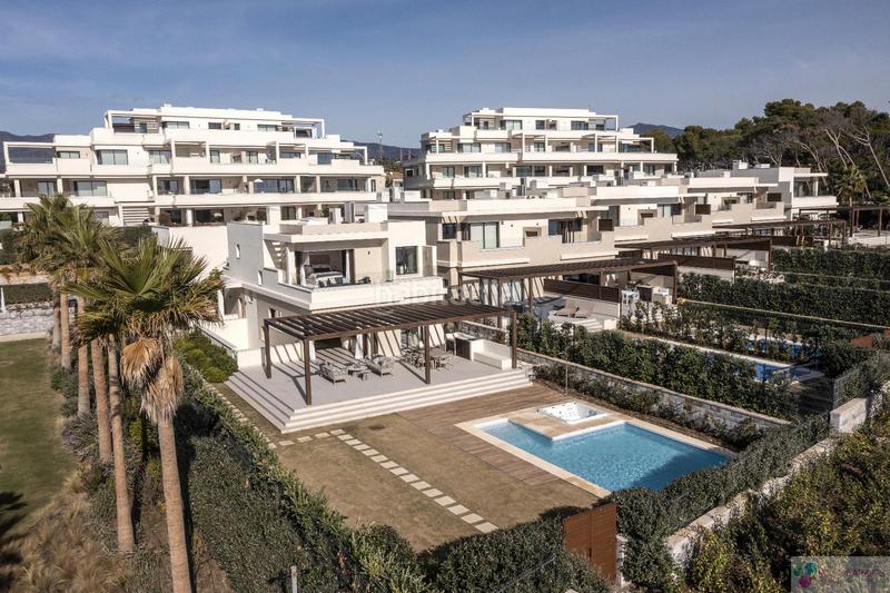 Foto d4dc5d0c-2e7e-46b0-9fae-e601784d7da2. Chalet villa en El Velerín Estepona