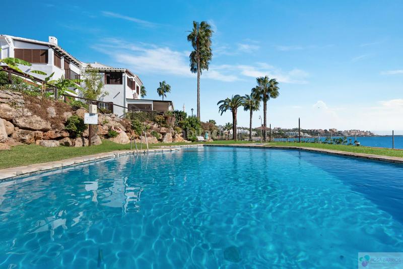 Foto 76274770-27ca-443d-b620-fd94f9ffa759. Casa adosada casa en Guadalobón Estepona