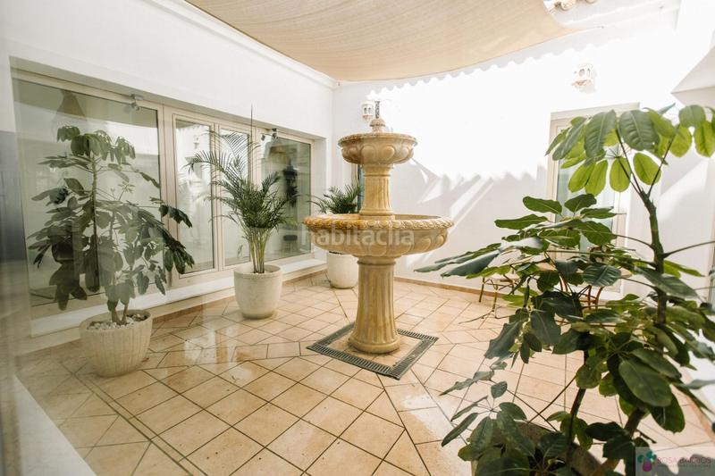 Foto e59ba8a5-6eee-47c4-8e99-0838390a3f44. Xalet amb aparcament piscina a La Concha - Resina Golf Estepona