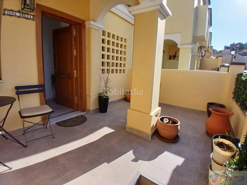 Foto c473a7a2-fece-458a-8f70-cb56a21f4771. Casa adosada casa en Los Llanos Estepona