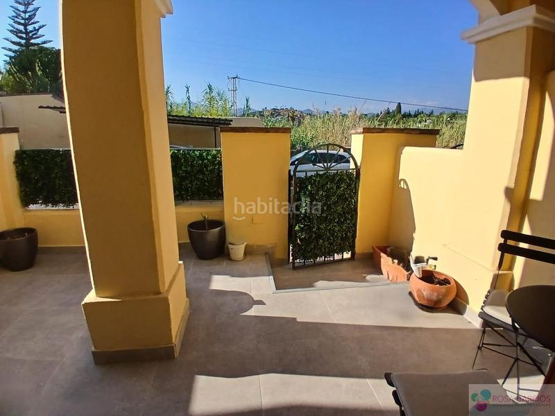 Foto c6eb6071-5026-4677-b08c-9c44881357fe. Casa adosada casa en Los Llanos Estepona