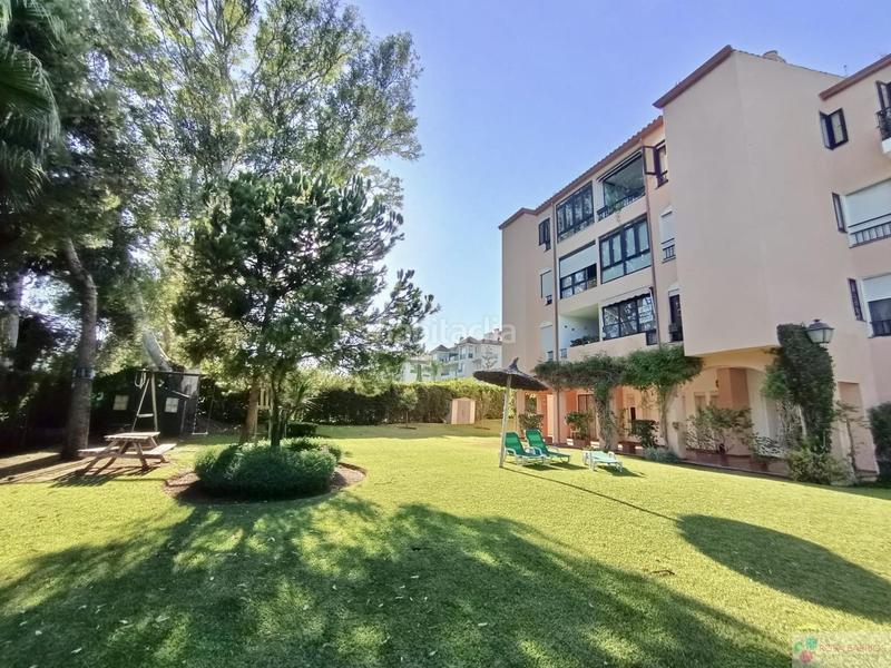 Foto 243c393b-7f41-455b-8fdc-bce214c1b76e. Appartamento con piscina in Nueva Andalucía centro Marbella