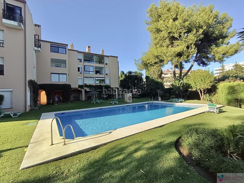 Foto fcf70fb3-823d-4faf-88f5-28d9f1e6cf26. Appartamento con piscina in Nueva Andalucía centro Marbella