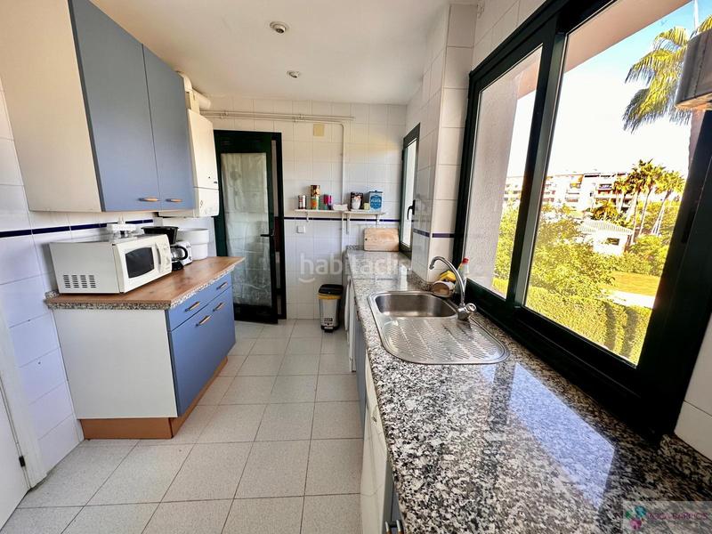 Foto b26d22ad-b5f1-46da-ae9e-20e033da35ea. Attique avec parking piscine dans Nueva Alcántara Marbella