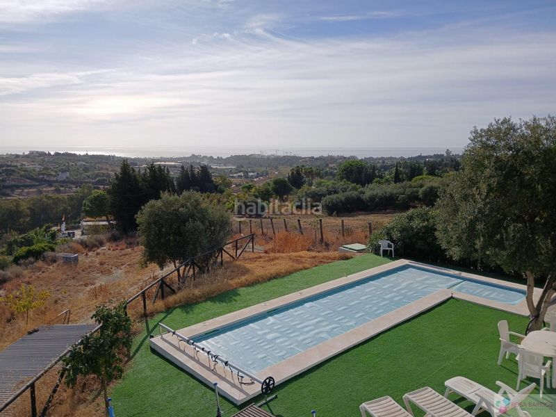 Foto 6723f128-d407-45fe-8ec6-2908b2f6315b. Xalet amb aparcament piscina a Las Lomas Estepona