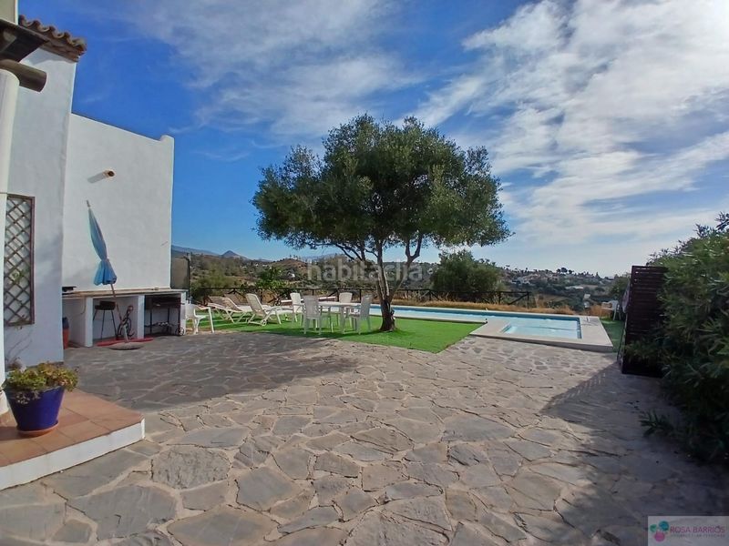 Foto 87a3f678-8140-4dea-89a8-7980c6970488. Xalet amb aparcament piscina a Las Lomas Estepona