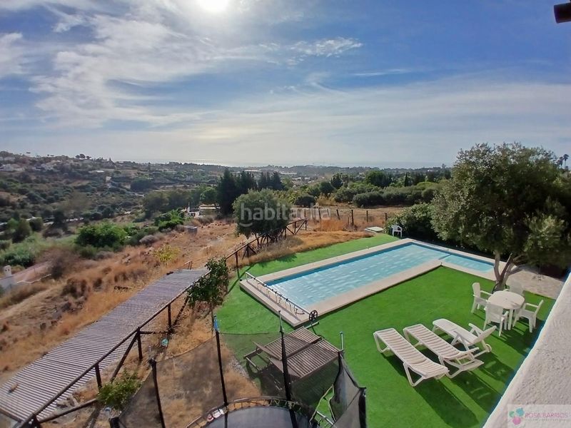 Foto 99b053ff-b8c3-4b6c-8e09-410946a68913. Xalet amb aparcament piscina a Las Lomas Estepona