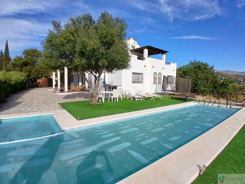 Foto b1ae6191-c619-4833-afb0-24e3b80db9cb. Xalet amb aparcament piscina a Las Lomas Estepona