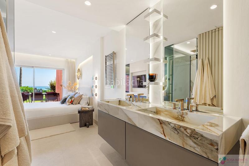 Foto 013a697c-ec7b-49b4-b7a7-365dbc4aa209. Etagenwohnung mit parking pool in Guadalmansa Estepona