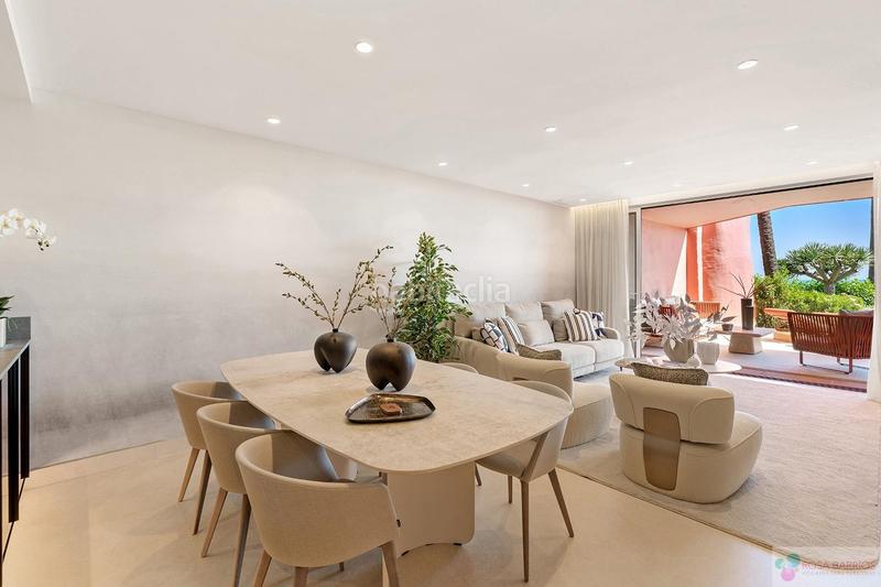 Foto f349f9e2-e94f-4ede-b570-f10572258d97. Etagenwohnung mit parking pool in Guadalmansa Estepona