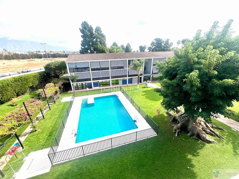 Foto e9f98cbb-23a5-450d-b687-3d259e56181e. Flat with parking pool in Nueva Alcántara Marbella
