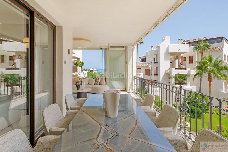 Foto 7a70e0a4-0066-4fe3-a64a-0c6697f2a839. Apartament amb calefacció aparcament piscina a El Velerín Estepona