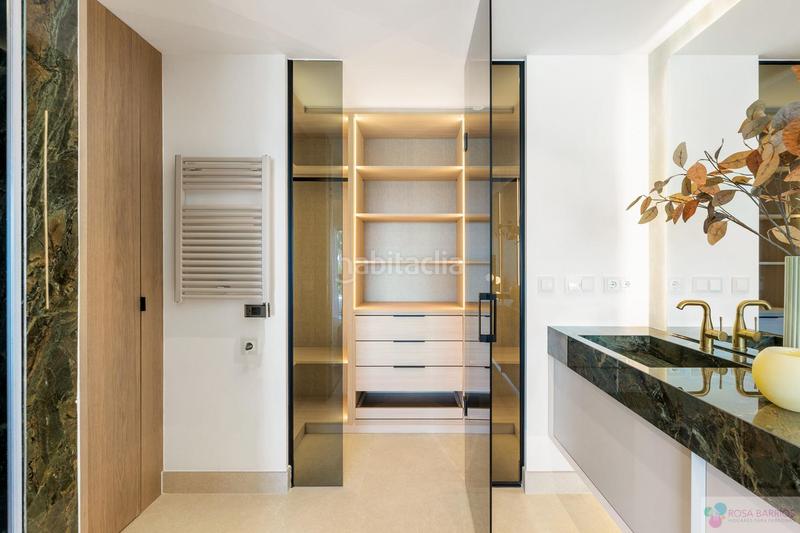 Foto c683b836-6fd7-4f94-a9c2-5bf4ee70b5db. Apartament amb calefacció aparcament piscina a El Velerín Estepona