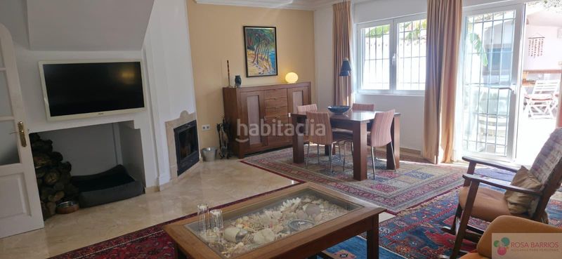 Foto 03fab5cb-2145-4215-b626-b0a198770fd8. Casa aparellada amb aparcament a sierra de Estepona - avda. de andalucía Estepona