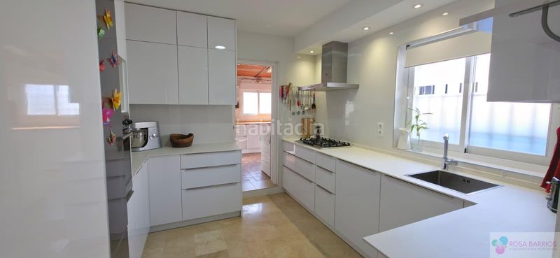 Foto 4812cd01-c8a4-49a1-9e22-c76e45095da3. Casa aparellada amb aparcament a sierra de Estepona - avda. de andalucía Estepona