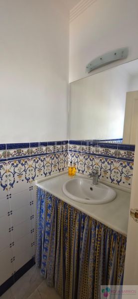 Foto 7a02451d-f936-40c0-a0fa-c3ccb2e1744e. Casa aparellada amb aparcament a sierra de Estepona - avda. de andalucía Estepona