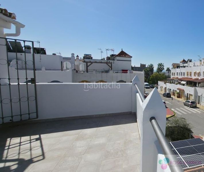 Foto 7eda684b-f9bf-4ffa-b58f-c255199a2cb2. Casa aparellada amb aparcament a sierra de Estepona - avda. de andalucía Estepona
