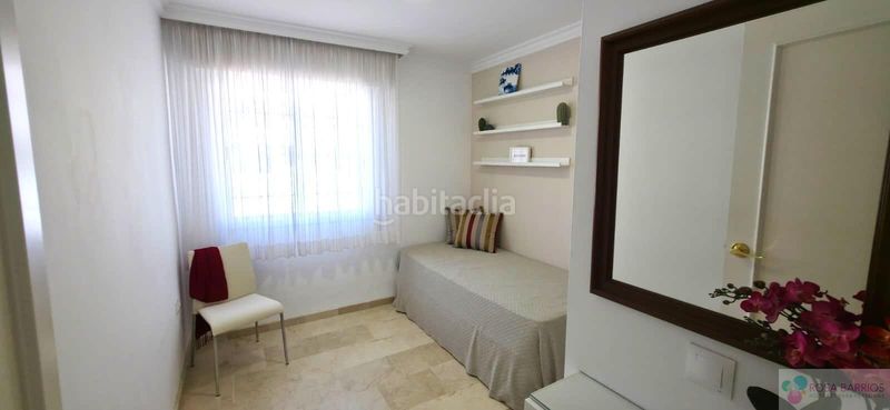 Foto a9264db6-4aa7-49c3-bcc3-68bde68b3b25. Casa aparellada amb aparcament a sierra de Estepona - avda. de andalucía Estepona