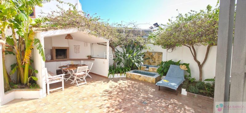 Foto b116b0df-1095-46f0-9f58-73a2247c7dfb. Casa aparellada amb aparcament a sierra de Estepona - avda. de andalucía Estepona