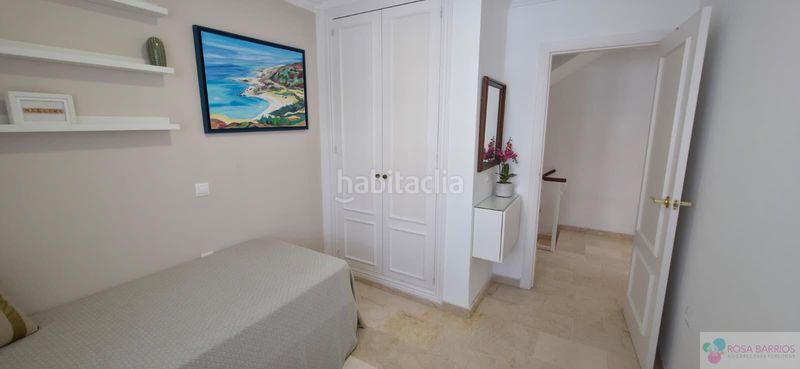 Foto c2b7313a-521b-4ff6-9f07-75844c9fd8b8. Casa aparellada amb aparcament a sierra de Estepona - avda. de andalucía Estepona