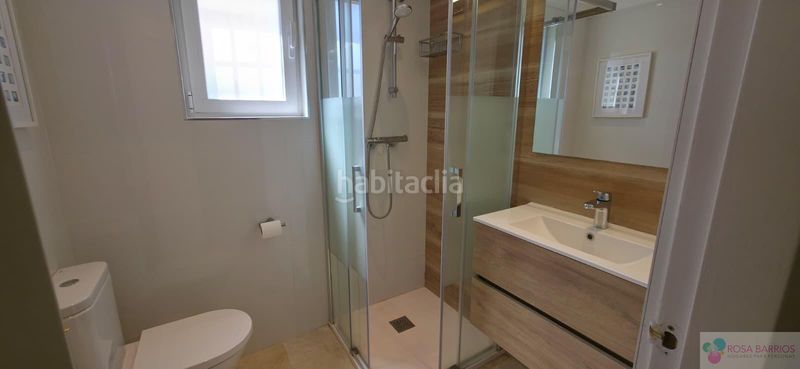 Foto c5e5e0d5-2d92-4186-bb88-0c89940af7ff. Casa aparellada amb aparcament a sierra de Estepona - avda. de andalucía Estepona