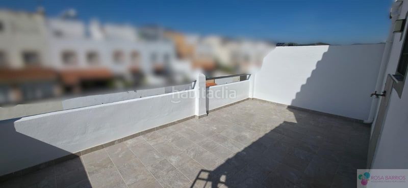Foto f4ba2cbb-95cb-470e-95ff-e449e5225efe. Casa aparellada amb aparcament a sierra de Estepona - avda. de andalucía Estepona
