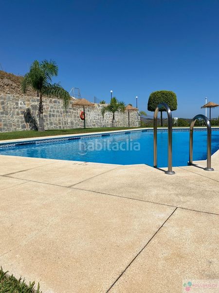 Foto 8757e829-9874-4662-93b3-e0cf772ea3e4. Àtic amb piscina a altos de Estepona Estepona