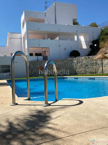 Foto e3ccad45-a8f6-4b79-8c5d-0ceaccc6ce00. Àtic amb piscina a altos de Estepona Estepona