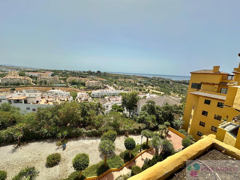 Foto 986b7950-7d34-47d2-afd4-1acefe229b5a. Piso  en La Concha - Resina Golf Estepona