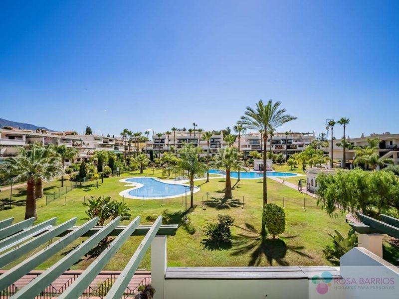 Foto 3a152132-525c-49ad-9a7c-82cc34e28ae5. Pis amb aparcament piscina a San Pedro de Alcántara Pueblo Marbella