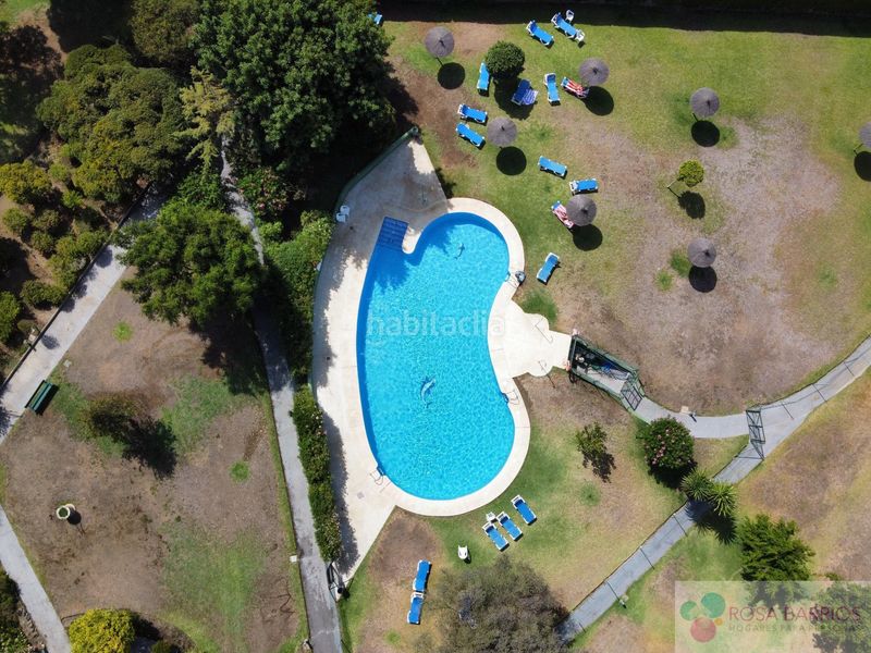Foto a9a8c5e8-47ee-42ef-be0a-3968f3b67a2d. Pis amb piscina a Las Brisas Marbella