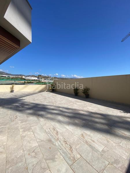 Foto 4b6dc8f0-ef33-4fd0-ae0b-db37de47d54d. Piano terra con parcheggio piscina in Urbanización Santa Rosa Torrox
