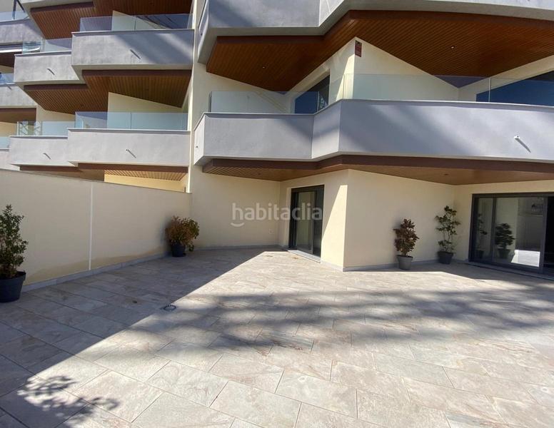 Foto b1cbc7bc-8f28-4bd8-89f7-e6bb7b08d421. Piano terra con parcheggio piscina in Urbanización Santa Rosa Torrox