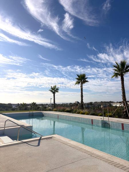 Foto e1086b2b-63dd-4fa6-bcd7-6ac4b7cefab8. Planta baixa amb calefacció aparcament piscina a Estepona