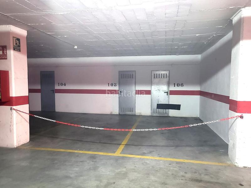 Foto a02edac9-e90b-4f6c-bb8c-013299e5fe47. Alquiler parking coche se alquila plaza de garaje con trastero en Estepona